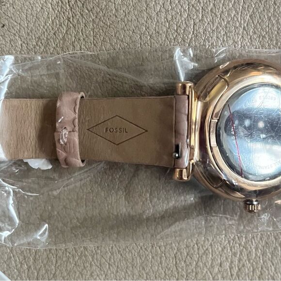 New With Tags Fossil Carlie Three Hand Date Eco Leather Watch - Picture 9 of 9